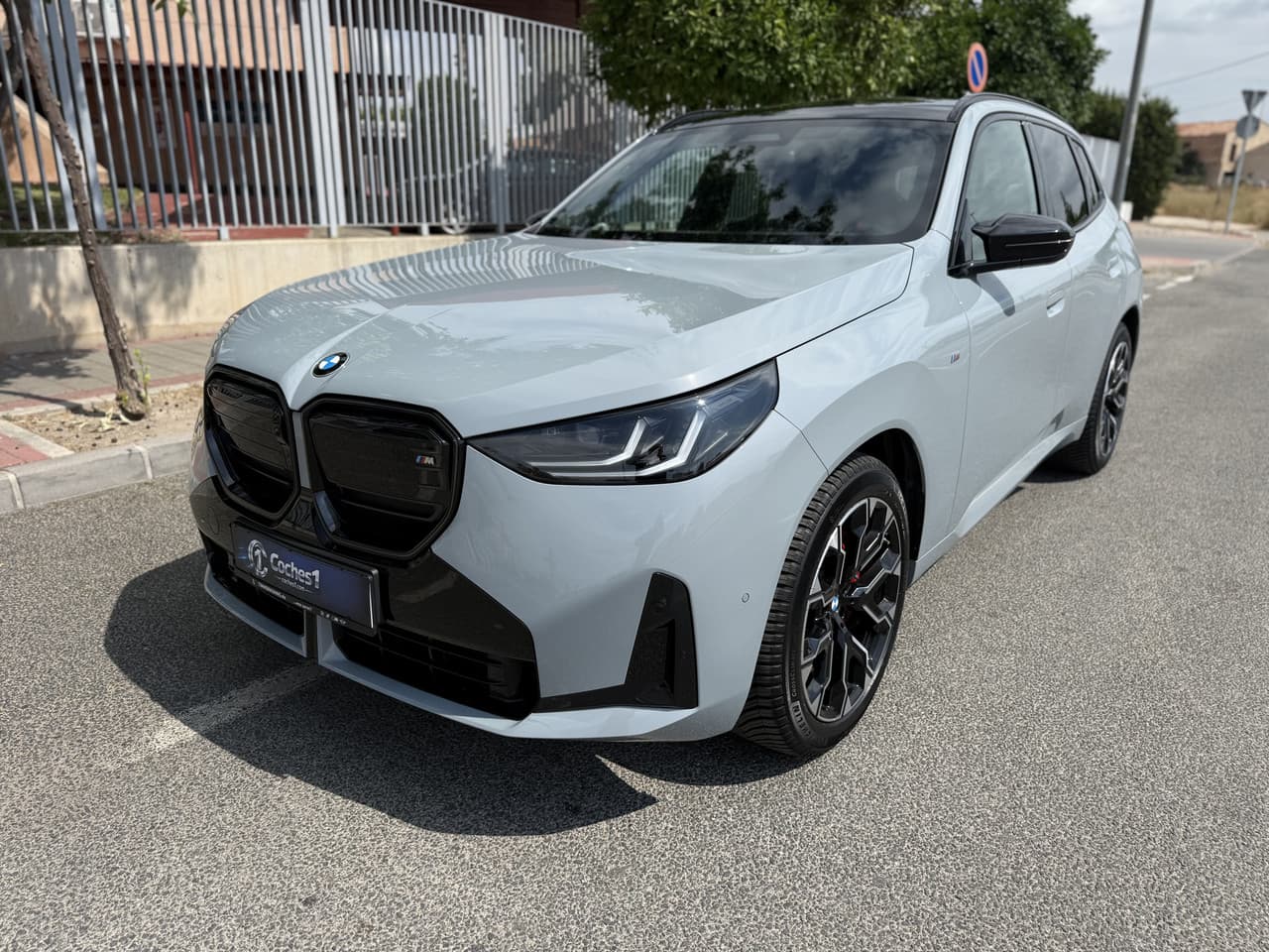 Cliente satisfecho con su coche importado desde Alemania